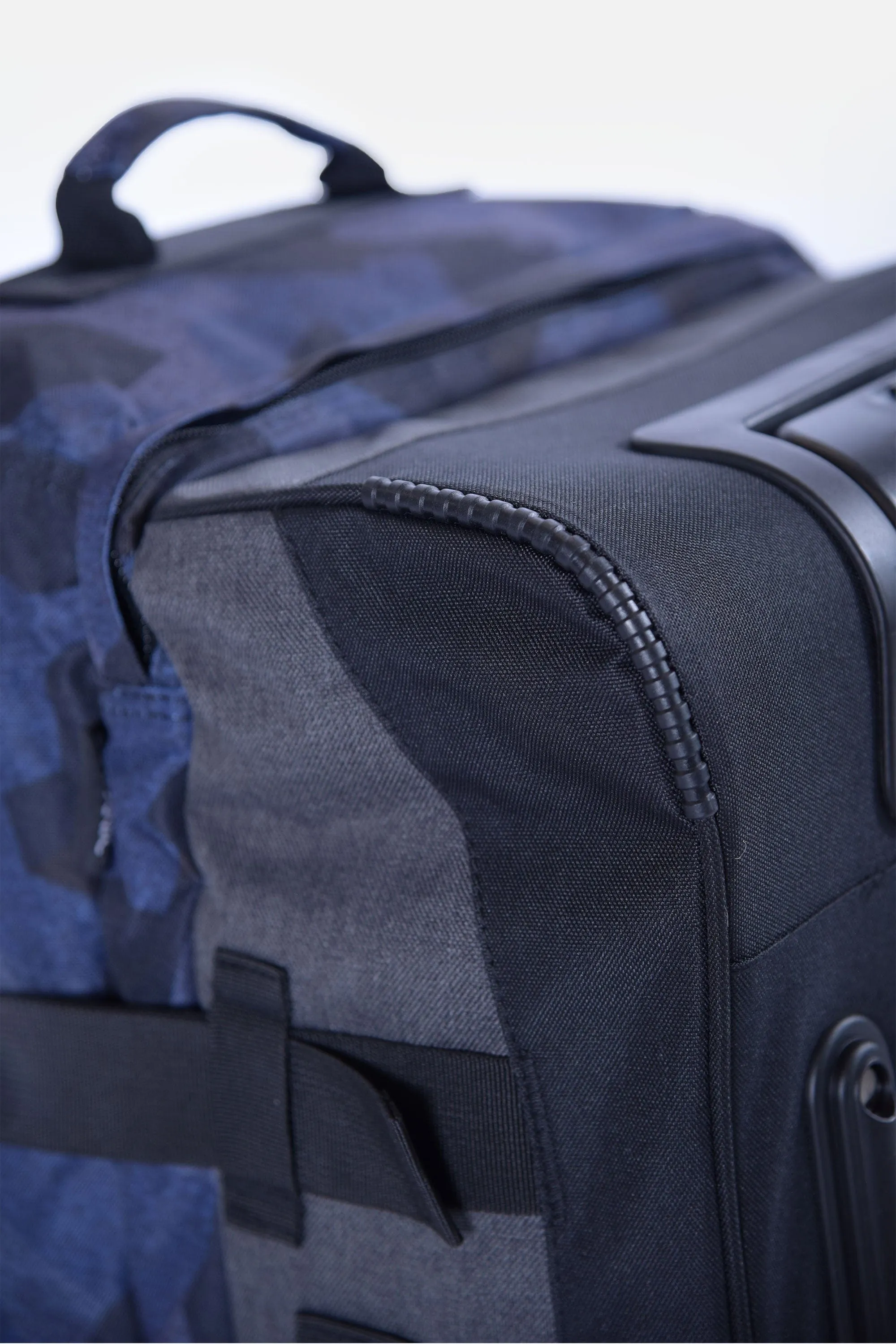 Surfanic Maxim 2.0 70L Roller Bag - Geo Camo